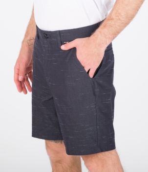 Produktbild Hurley H2O Dri Cole Walkshorts black schwarz Ansicht schräg vorne getragen