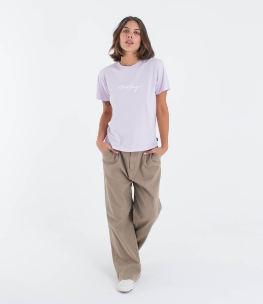 Produktbild Hurley Organic Script Only Tee T-Shirt lavender Fog Lila Damen Ansicht getragen Vorderseite Model komplett abgebildet